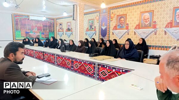 آیین تجلیل از برگزیدگان بسیج دانش آموزی شهدای عشایر در دهه امامت و ولایت 