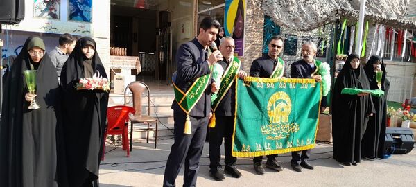 یادوراه شهدا قاصدان بهشت در دبیرستان شاهد بحرینیان