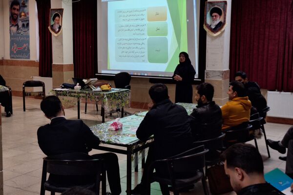 کارگاه توانمندسازی دبیران درس تفکر و سبک زندگی در پردیس