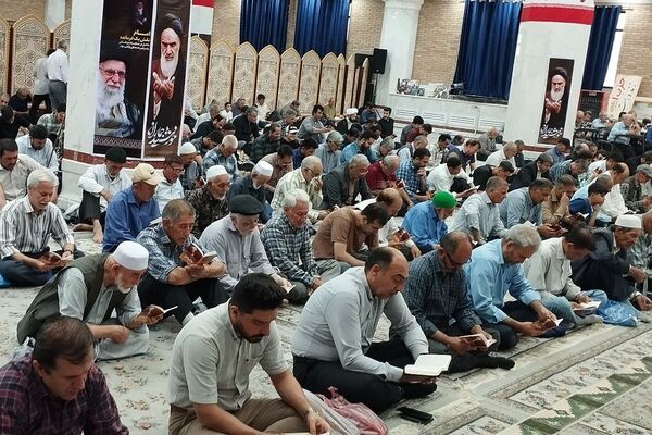 برگزاری مراسم پرفیض دعای عرفه در مصلی باقرشهر 