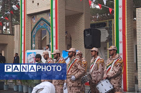  غبارروبی مزار شهدا در نیشابور 