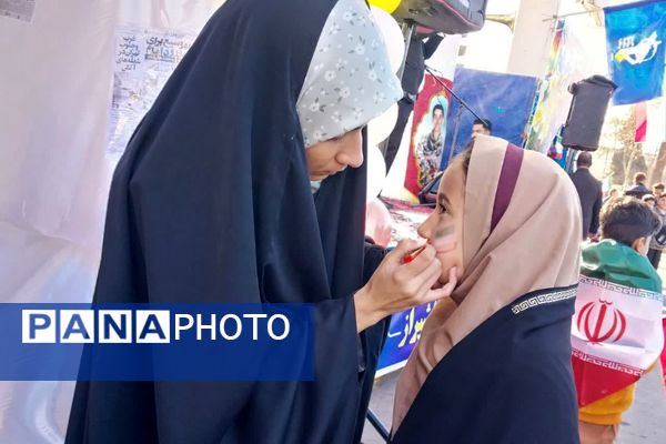 حضور پرشور مردم شیراز در راهپیمایی 22 بهمن، خون تازه در رگ‌های انقلاب 