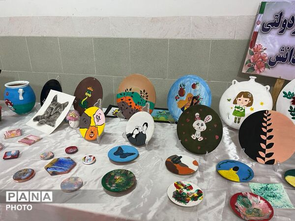 نمایشگاه آثار و دستاوردهای دانش‌آموزی خاتم
