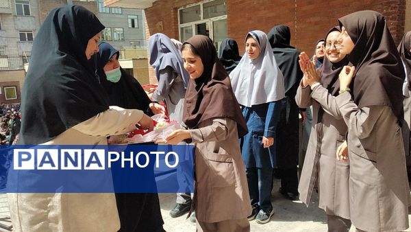 جشن روز معلم دبیرستان شهیده محبوبه دانش 