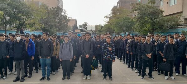 جشن شروع سال تحصیلی در دبیرستان شهدای انقلاب اسلامی ناحیه ۳ کرج