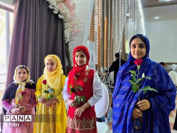 مراسم تجلیل و تقدیر از فرهنگیان در عنبرآباد