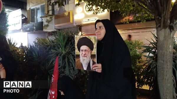 نهمین شب از مراسم عزاداری امام حسین همراه با هئیت زنجیر زنی در حسینیه امام خمینی