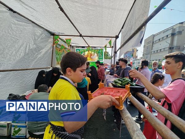 راهپیمایی 10 کیلومتری تهران به مناسبت عید غدیر و مقاومت در برابر تهدیدات دشمن
