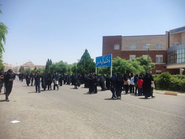 رقابت داوطلبان کنکور رشته تجربی در دانشگاه قم