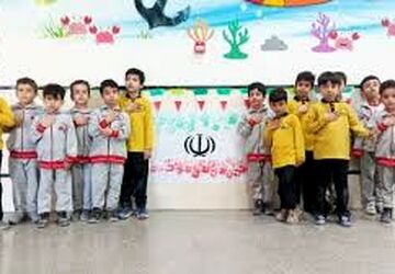 جشن پر شور انقلاب در دبیرستان زنده یاد مظهری برگزار شد 
