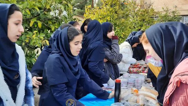 جشنواره بازارچه خوارزمی در دبیرستان بهرام رزمی ناحیه یک شیراز