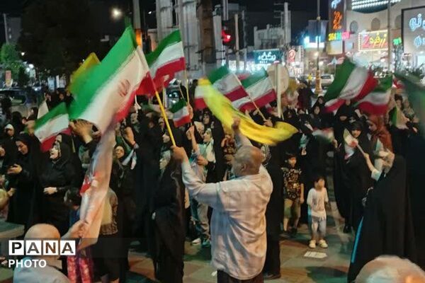 شور و حماسه مردمان شهرستان قرچک در صد و هفتمین شب از تجمعات مردمی