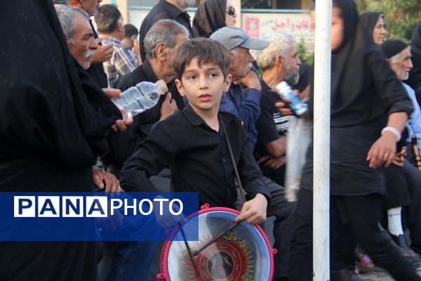 حضور نسل سوم حسینی در تاسوعا