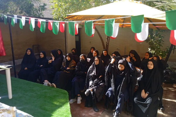 استقبال از شهید گمنام به میزبانی دبیرستان در ادب 