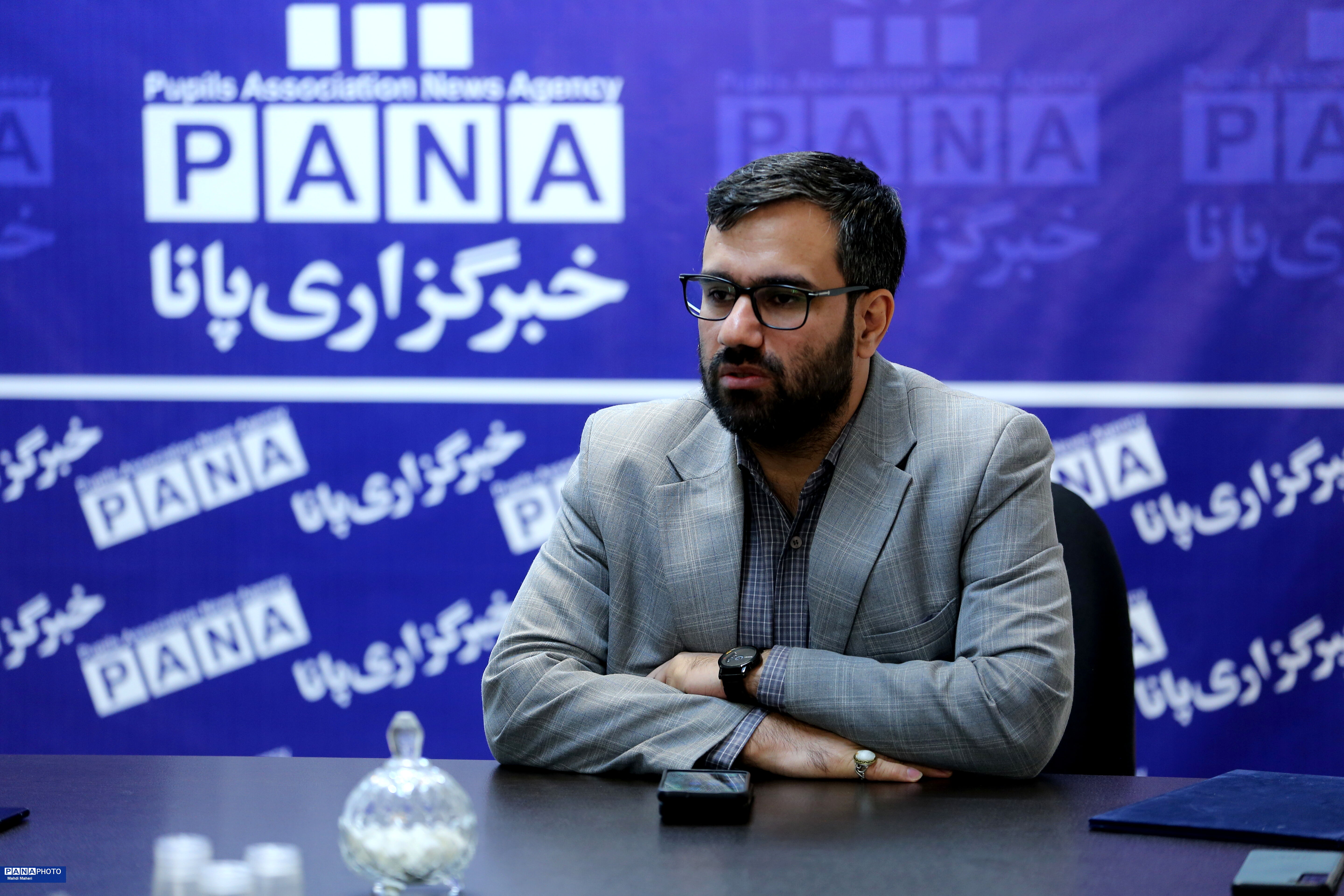 آینده نرم‌افزاری و سخت‌افزاری کشور به دست دانش‌‌آموزان پانا رقم خواهد خورد