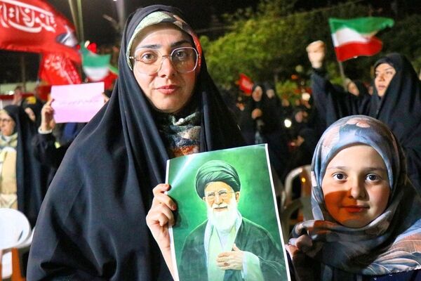 حضور فرهنگیان فرهیخته شهرستان دلیجان در اجتماع مردمی