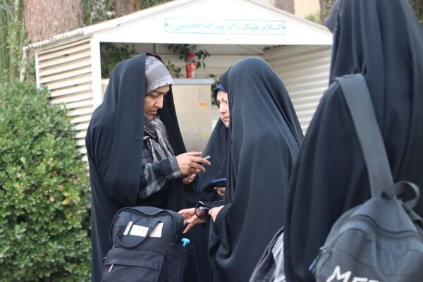 اعزام دانش‌آموزان دختر یزدی به سفر معنوی حج عمره