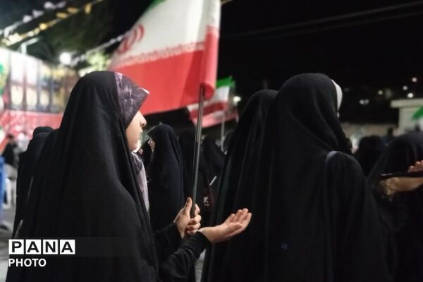 مردم بن میدان حماسه را خالی نمی‌کنند 