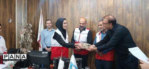 تجلیل و تقدیر از نوجوان هلال احمر ساوجبلاغ