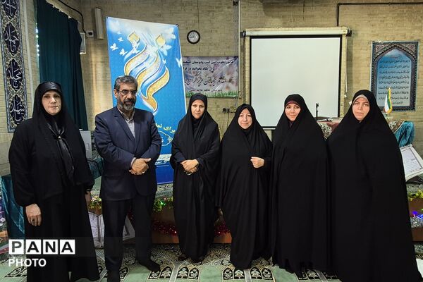 نخستین نماز جماعت سال تحصیلی در ناحیه یک شیراز