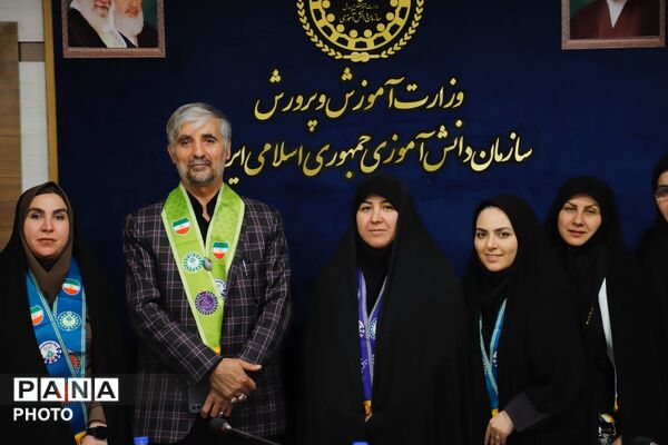 نشست هم‌اندیشی مسئولان دانش‌آموزی تهران با محور آموزش مربیان و مدیریت مصرف انرژی