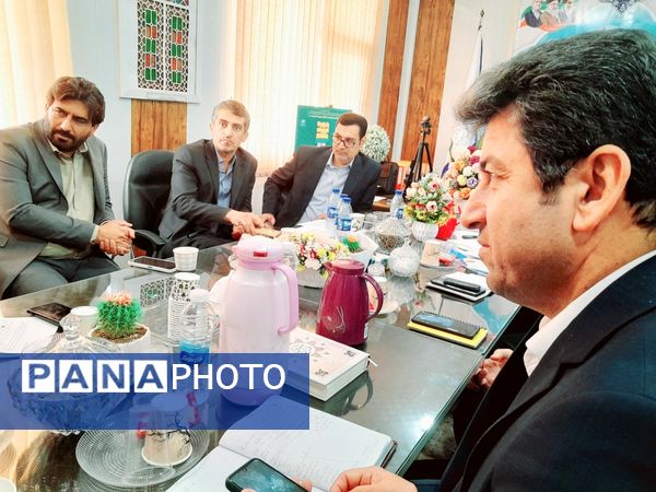 جلسه استانی دومین دوره مسابقه ملی دانش‌آموزان حافظ خوان ایران در بوشهر