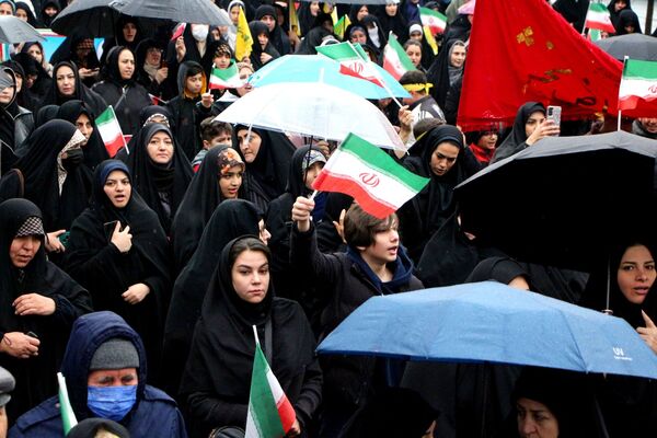 جلوه‌های دانش‌آموزی راهپیمایی ۲۲بهمن در تبریز