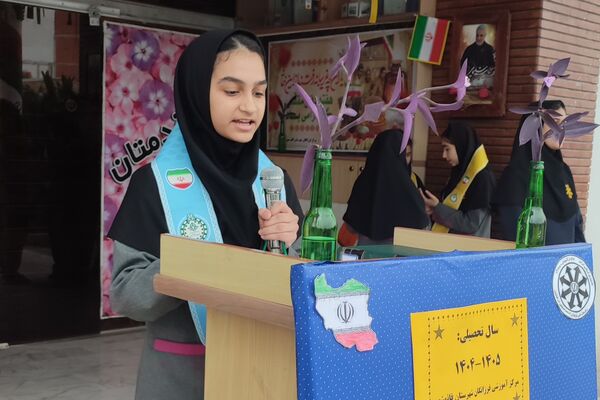 بزرگداشت روز حافظ در دبیرستان فرزانگان قائمشهر