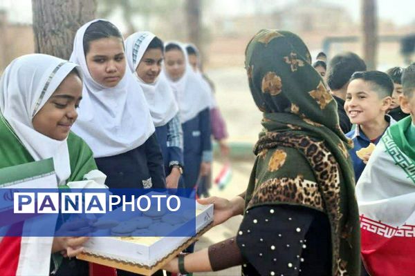 دهه فجر در دبستان‌های باران قشلاق معین‌آباد و شهدای قلعه‌سین پیشوا؛ کودکان روایتگر امید و همبستگی ملی