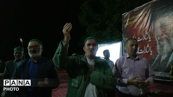 اقامه نماز جماعت همراه با اجتماعات شبانه و خیابانی در شهربار
