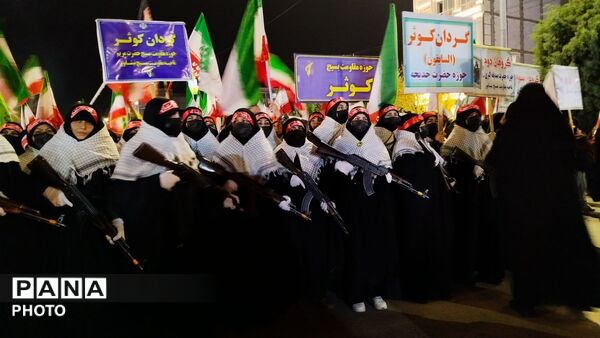  اجتماع پر شور مردم به همراه زنجیر زنی در بلوار فضل