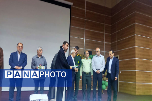 تجلیل از معلمان نمونه شهرستان گناوه