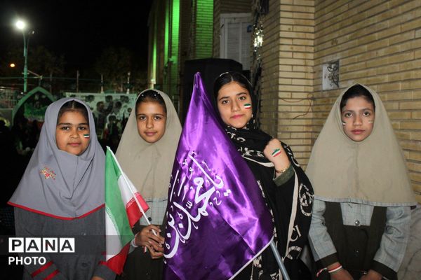 تجمع دانش‌آموزان در چهلمِ یاران سفرکرده