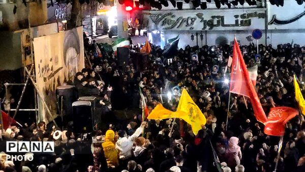 میدان لاله نظرآباد پاتوق دلدادگان رهبر