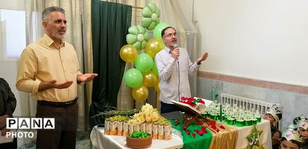جشن شکوفه‌های قرآنی در مدرسه وحدت اسلامی نظرآباد 