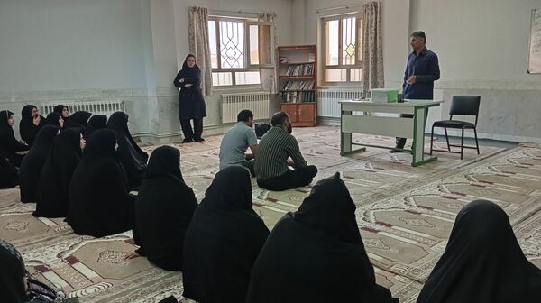 ارتقای مشارکت اولیا و مربیان در هنرستان حضرت زهرا (س) بن