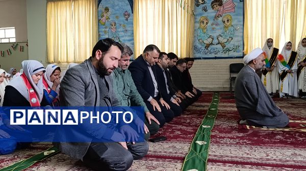 نماز مهمترین اولویت در مسائل تربیتی مدرسه