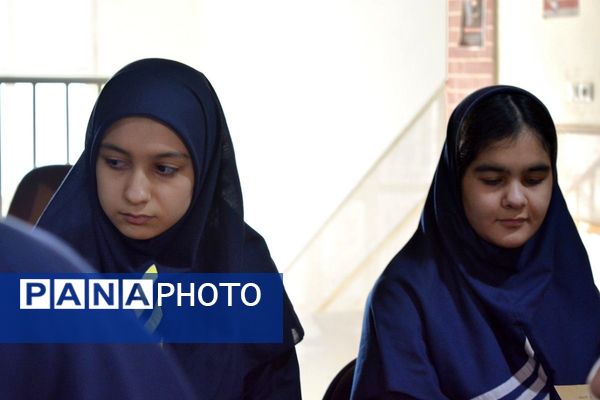 برگزاری کافه ۵۷ در دبیرستان فرهنگ