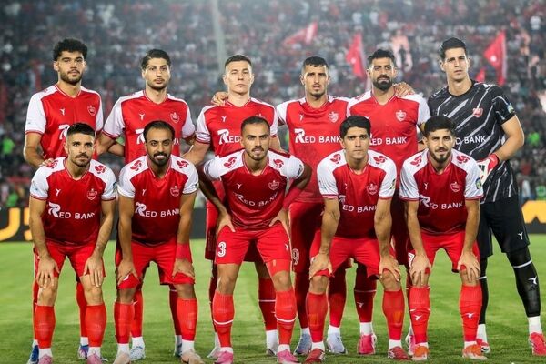 تخریب جایگاه استقلالی‌ها با نارنجک آبی/ کارگر: عطش گلزنی پرسپولیسی‌ها با یکی دو گل نباید خاموش شود+فیلم