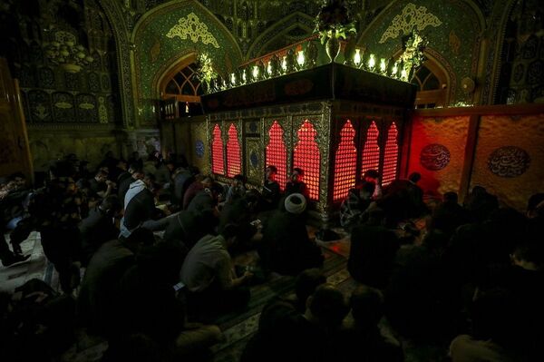 مراسم پرفیض سومین شب احیای لیالی‌القدر در آستان مقدس امام زاده طاهر کرج