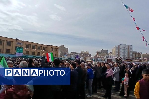 تولد چهل‌وهفت سالگی انقلاب‌اسلامی‌ایران در شهرستان اسلامشهر با مشارکت هزاران نفر از اقشار مختلف