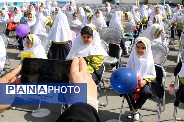 برگزاری جشن شکوفه‌ها در مدرسه عصمت شهرستان رباط کریم 