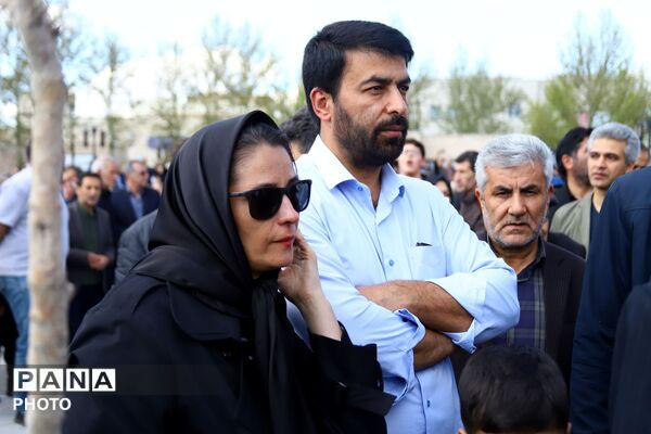 مراسم تشییع پیکر معلم و شاعر نامدار «باریشماز»