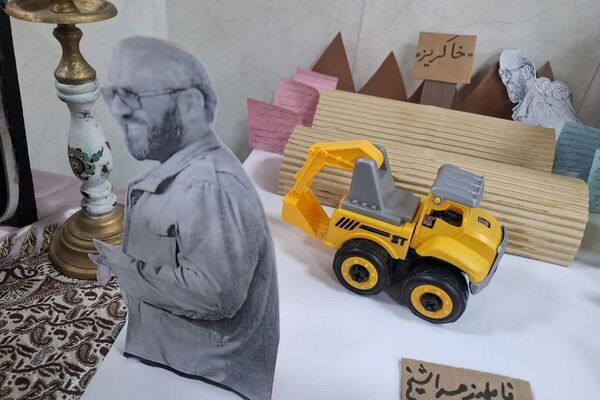 برپایی نمایشگاه هنرهای دست‌ساز در مدرسه فرهنگ قرچک