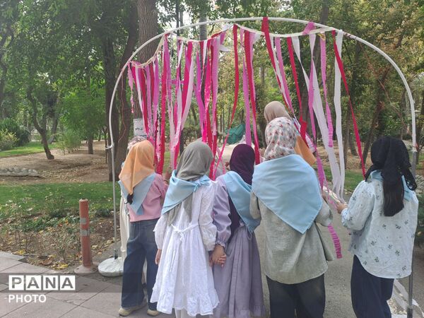 جشن عبادت دختران البرزی در کنار مهر و ماه