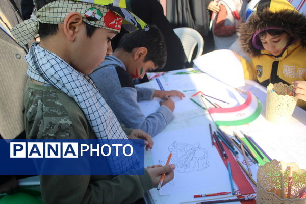 شکوه حضور مردم بوشهر در راهپیمایی ۲۲ بهمن