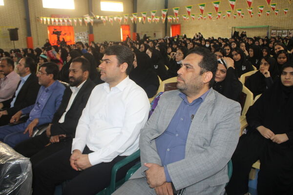 نواختن زنگ آغاز سال تحصیلی در دبیرستان شهیده سهام خیام  شاهد بوشهر