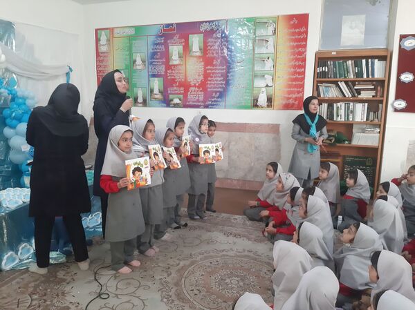 جشن آب کلاس اولی ها در دبستان نیایش