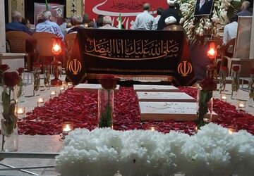 برگزاری آیین بزرگداشت رهبر شهید در گلزار شهدای بروجن 