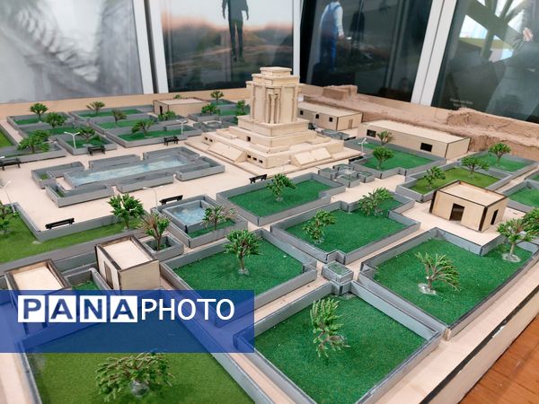 روز دوم نمایشگاه پژوهش و فناوری همزمان با هفته پژوهش در مشهد 